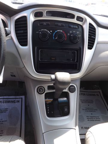 2005 Toyota Highlander 4dr 1500 4WD SLT 4x4 SUV