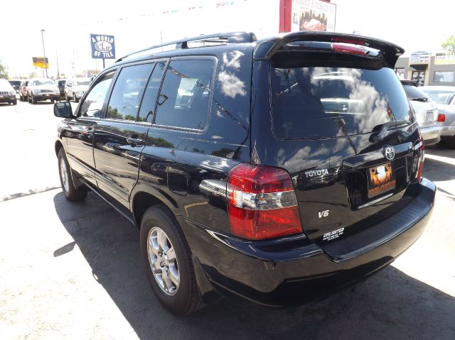 2005 Toyota Highlander 4dr 1500 4WD SLT 4x4 SUV