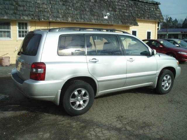 2005 Toyota Highlander Crew Cab 126.0 WB 2WD SLE2
