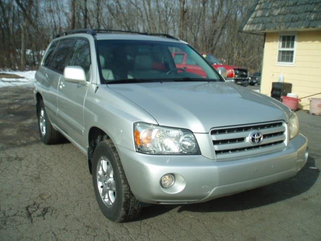 2005 Toyota Highlander Crew Cab 126.0 WB 2WD SLE2