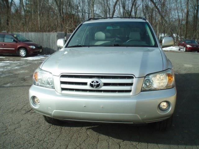 2005 Toyota Highlander Crew Cab 126.0 WB 2WD SLE2