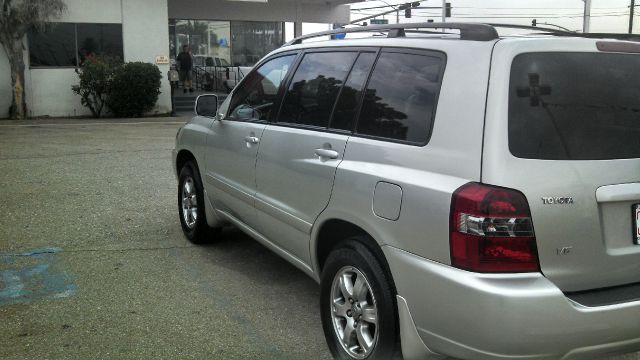 2005 Toyota Highlander 4dr 1500 4WD SLT 4x4 SUV