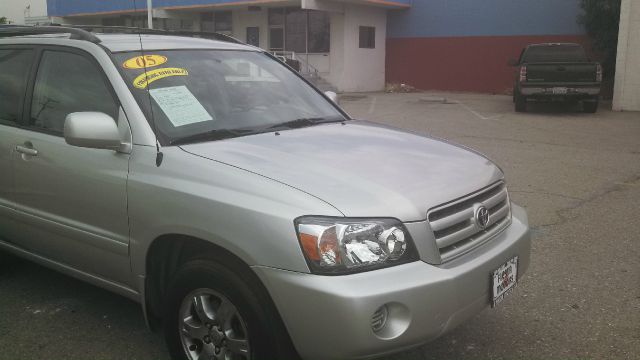 2005 Toyota Highlander 4dr 1500 4WD SLT 4x4 SUV
