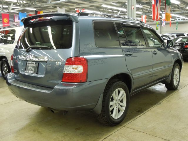 2006 Toyota Highlander Ram 3500 Diesel 2-WD