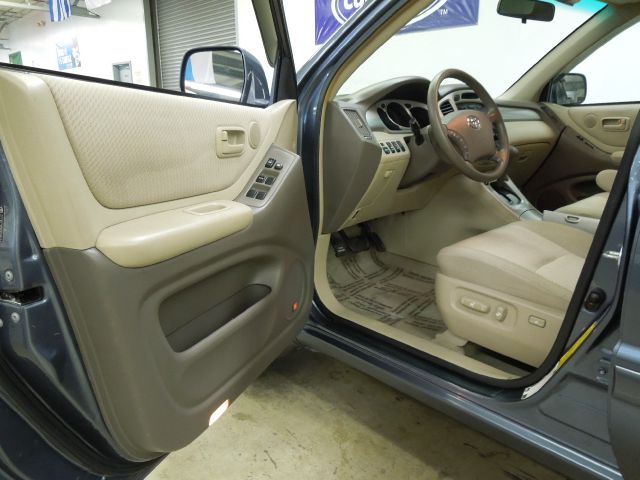 2006 Toyota Highlander Ram 3500 Diesel 2-WD