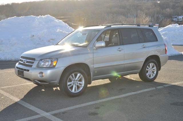 2006 Toyota Highlander Ram 3500 Diesel 2-WD