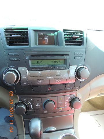 2008 Toyota Highlander Elk Conversion Van