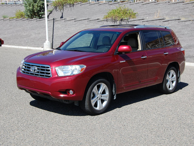 2008 Toyota Highlander 540ia 4dr Sdn 5-spd Auto