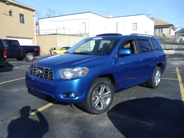2008 Toyota Highlander Elk Conversion Van