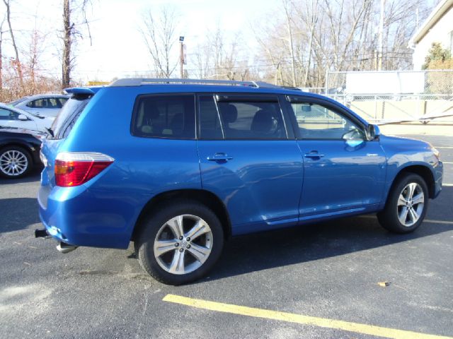 2008 Toyota Highlander Elk Conversion Van