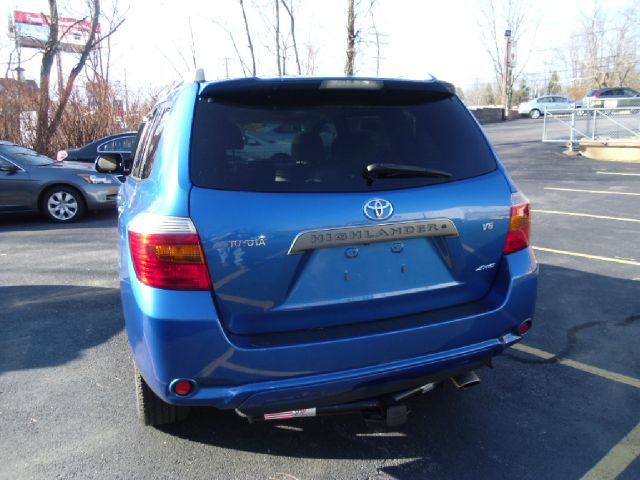 2008 Toyota Highlander Elk Conversion Van