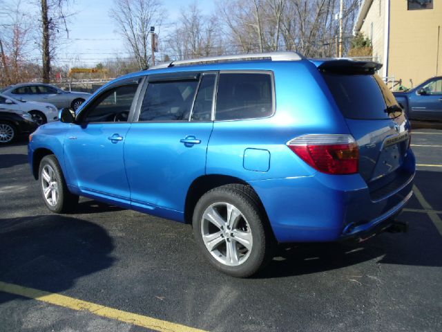 2008 Toyota Highlander Elk Conversion Van