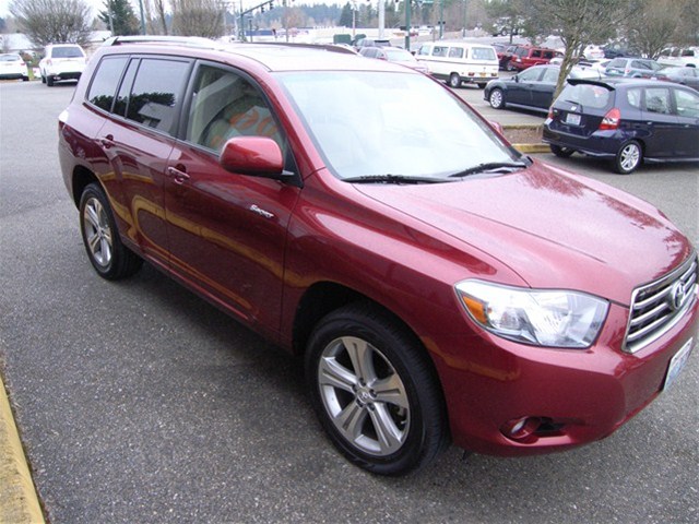 2008 Toyota Highlander 540ia 4dr Sdn 5-spd Auto