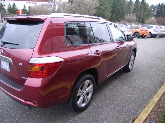 2008 Toyota Highlander 540ia 4dr Sdn 5-spd Auto