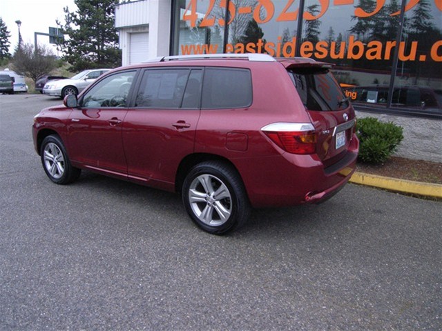 2008 Toyota Highlander 540ia 4dr Sdn 5-spd Auto