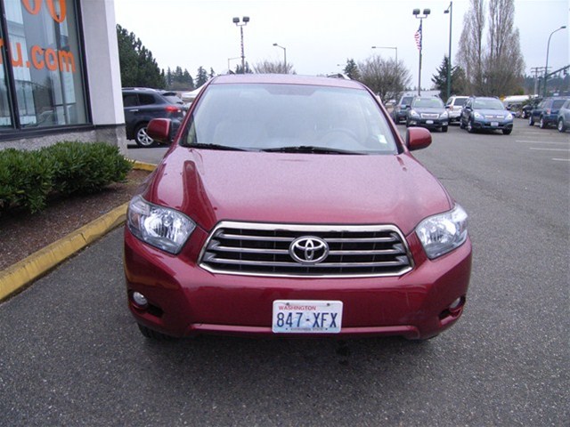2008 Toyota Highlander 540ia 4dr Sdn 5-spd Auto