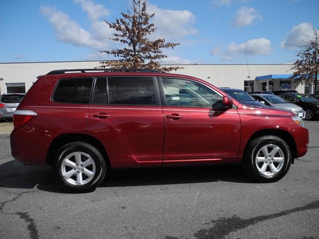 2008 Toyota Highlander 540ia 4dr Sdn 5-spd Auto