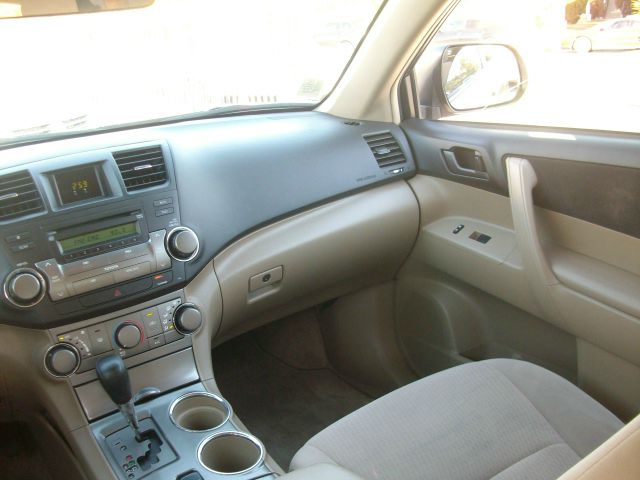 2008 Toyota Highlander 176 W.B. 4D