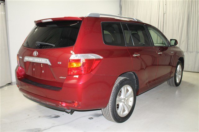 2008 Toyota Highlander 540ia 4dr Sdn 5-spd Auto