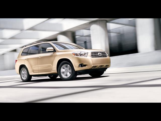 2010 Toyota Highlander 2010 Nissan XE