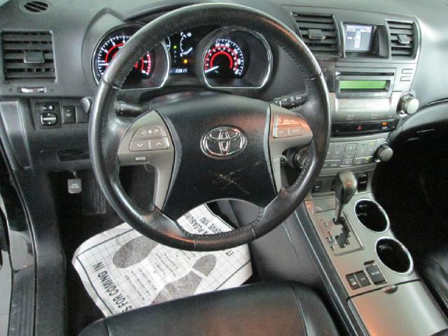 2010 Toyota Highlander Elk Conversion Van