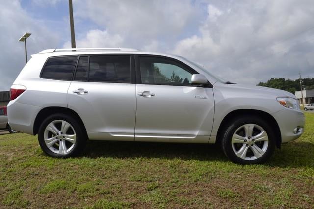 2010 Toyota Highlander LS Flex Fuel 4x4 This Is One Of Our Best Bargains