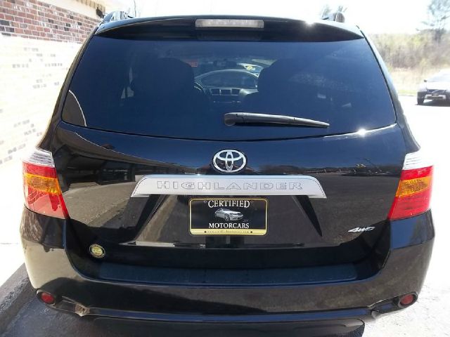 2010 Toyota Highlander 528ia 4dr Sdn Auto Sedan