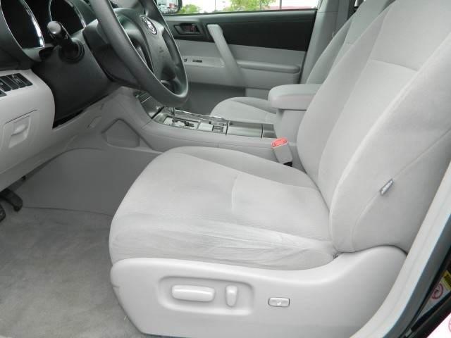 2010 Toyota Highlander Base