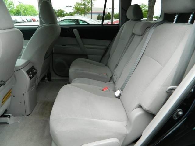 2010 Toyota Highlander Base