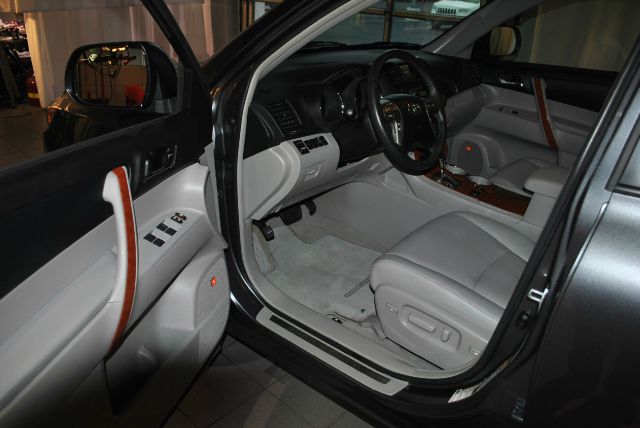 2010 Toyota Highlander Super