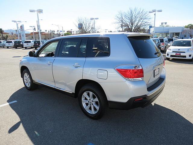 2011 Toyota Highlander 2009 Nissan S