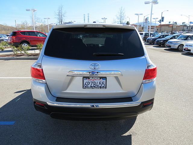 2011 Toyota Highlander 2009 Nissan S