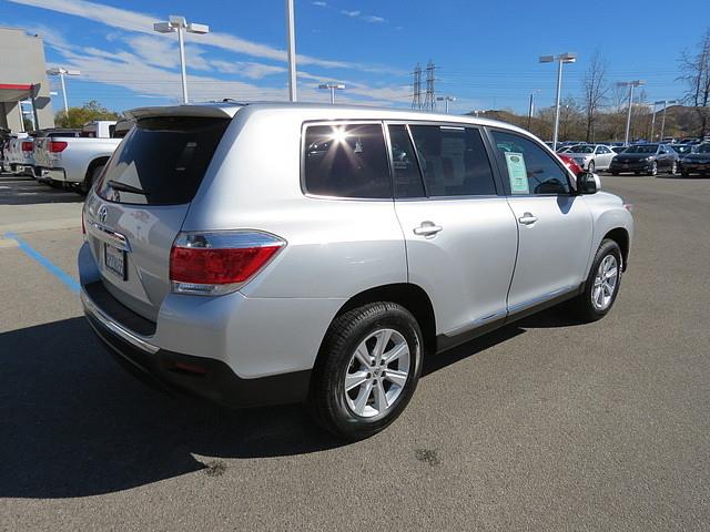2011 Toyota Highlander 2009 Nissan S
