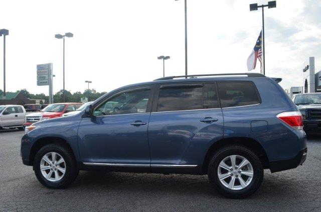 2011 Toyota Highlander Red Line