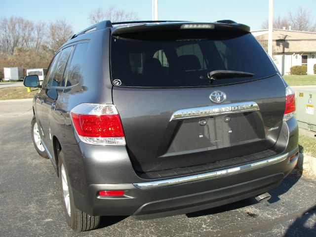 2011 Toyota Highlander SE