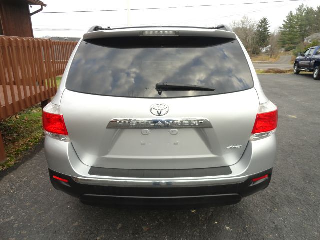 2011 Toyota Highlander 528ia 4dr Sdn Auto Sedan