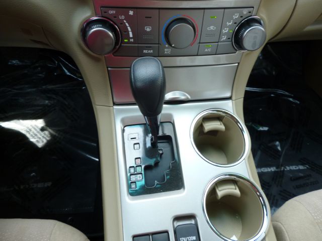 2012 Toyota Highlander 4X4 QUAD CAB GAS SLT