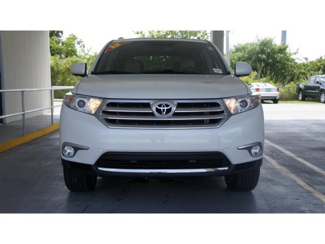 2012 Toyota Highlander LS Flex Fuel 4x4 This Is One Of Our Best Bargains
