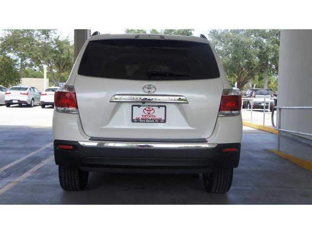 2012 Toyota Highlander LS Flex Fuel 4x4 This Is One Of Our Best Bargains