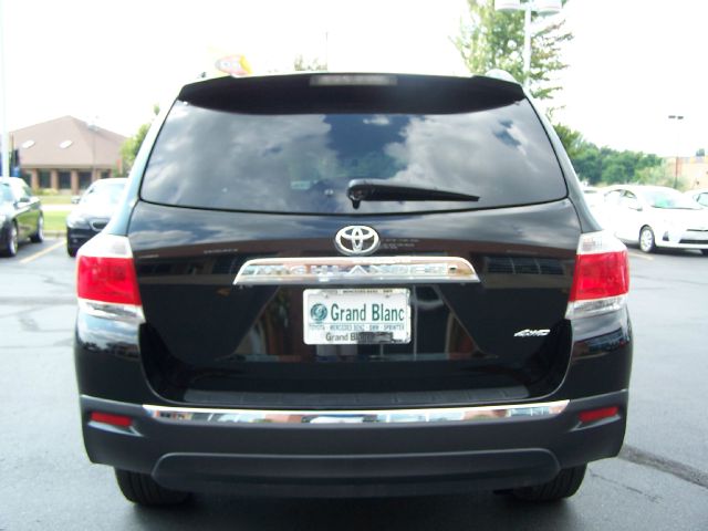 2012 Toyota Highlander 528ia 4dr Sdn Auto Sedan