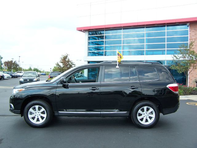 2012 Toyota Highlander 528ia 4dr Sdn Auto Sedan