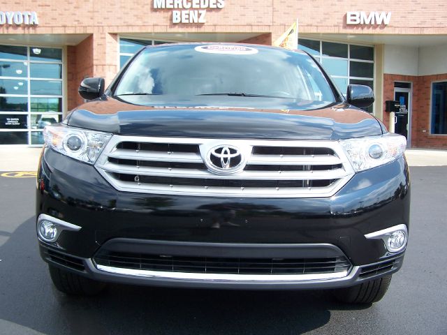 2012 Toyota Highlander 528ia 4dr Sdn Auto Sedan