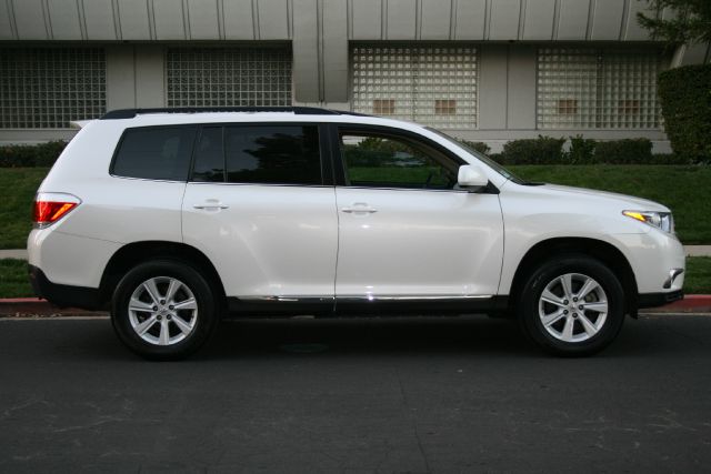 2012 Toyota Highlander Ram 3500 Diesel 2-WD