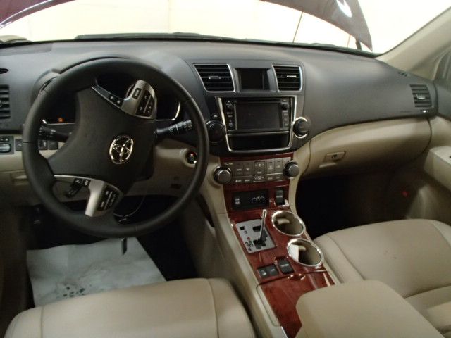 2013 Toyota Highlander Super