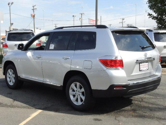 2013 Toyota Highlander SE