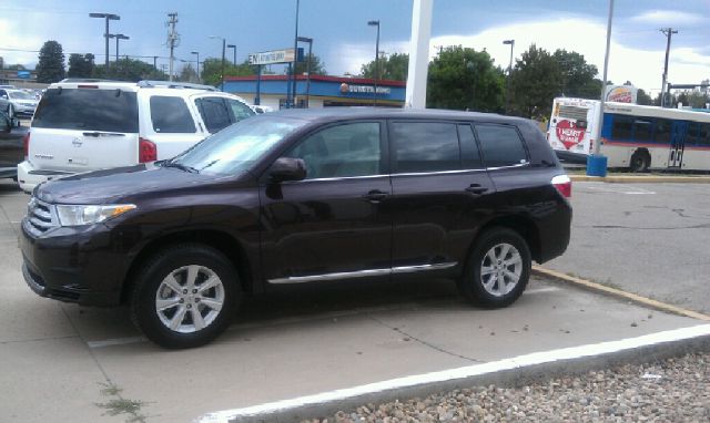 2013 Toyota Highlander 528ia 4dr Sdn Auto Sedan