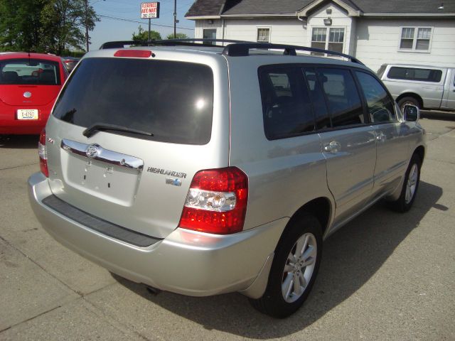 2007 Toyota Highlander Hybrid LS Flex Fuel 4x4 This Is One Of Our Best Bargains