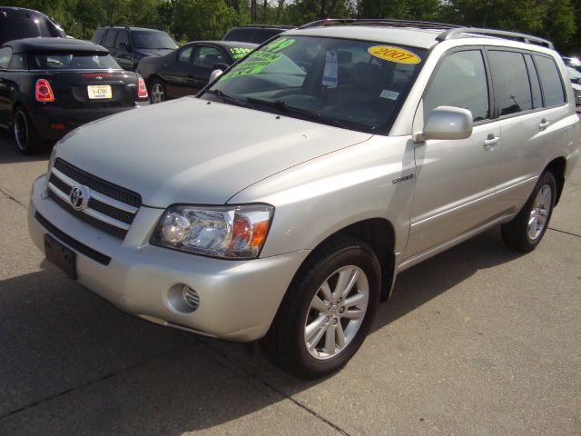 2007 Toyota Highlander Hybrid LS Flex Fuel 4x4 This Is One Of Our Best Bargains
