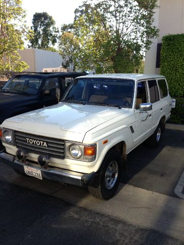 1983 Toyota LandCruiser Prerunner V-6 SR5