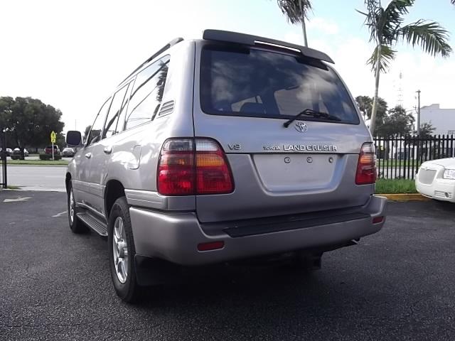 1999 Toyota LandCruiser Base